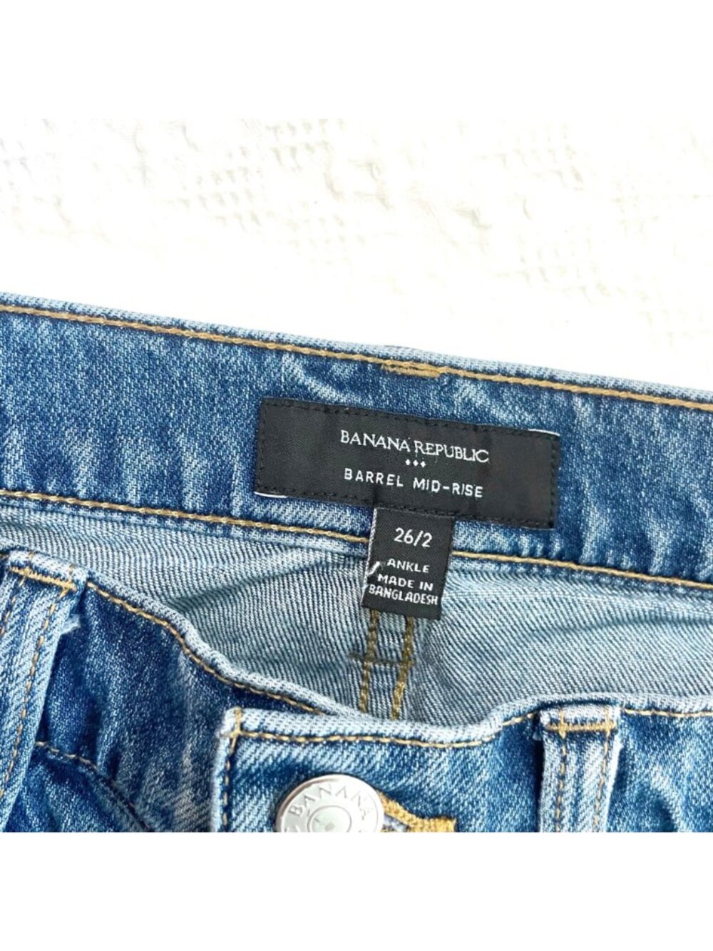 Banana Republic 804434 Women's Size 26/2 Blue Barrel Mid-Rise Ankle Jeans - Picture 4 of 6